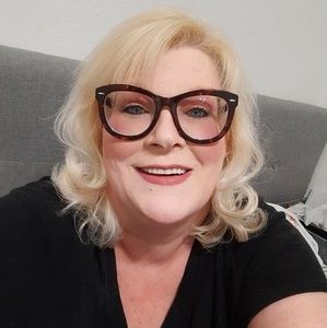 Meet your Posher, Lynette